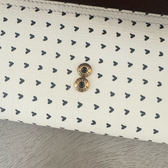 FOSSIL | Gray Heart Pattern Wallet - Picture 7 of 10